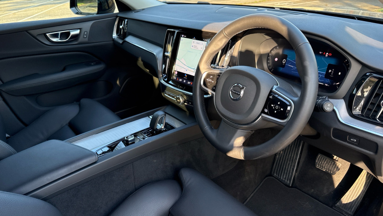 Volvo V60 2.0 B4P Plus Dark 5dr Auto [7 speed] Petrol Estate